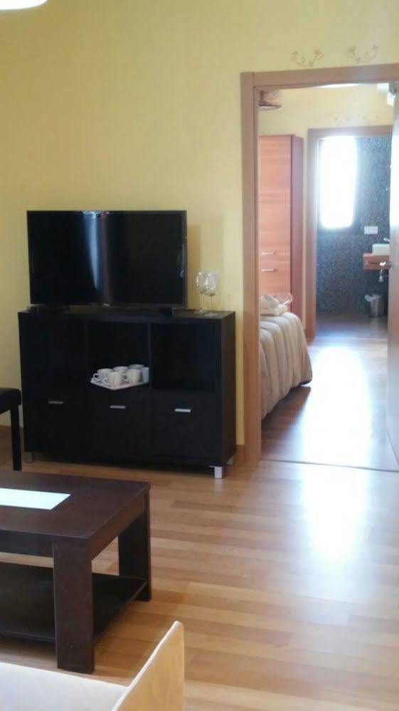 Apartamentos Turísticos La Garza Caces Exterior foto