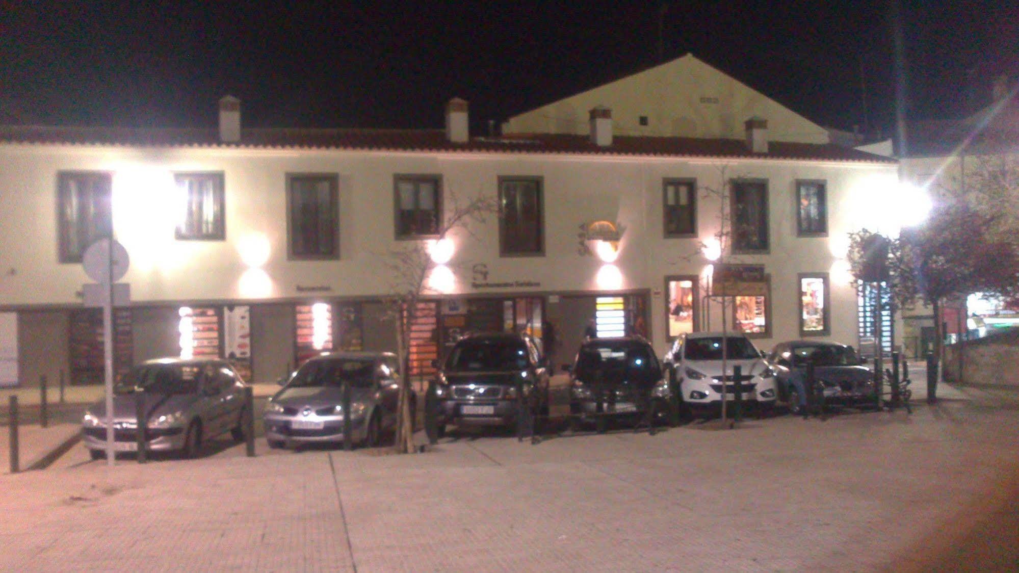 Apartamentos Turísticos La Garza Caces Exterior foto
